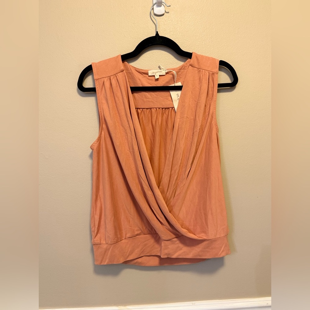 Mystree Draped Sleeveless Camisole in Peach‎